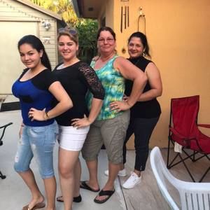 Meet your Posher, Rosa elena